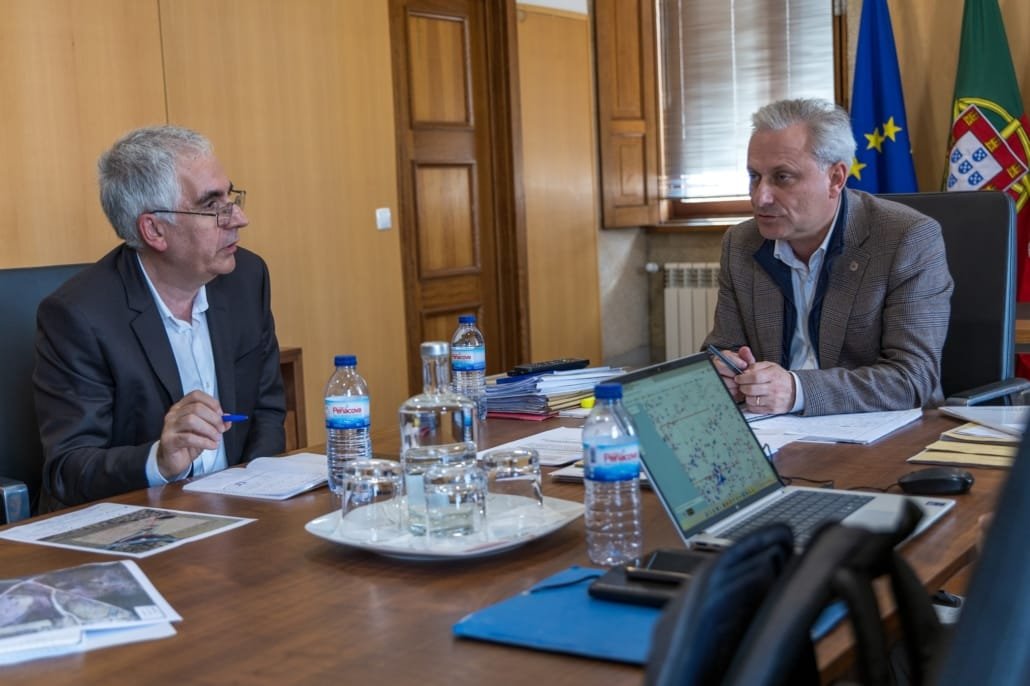 653826602 926861736652556 5853231157227306439 N
